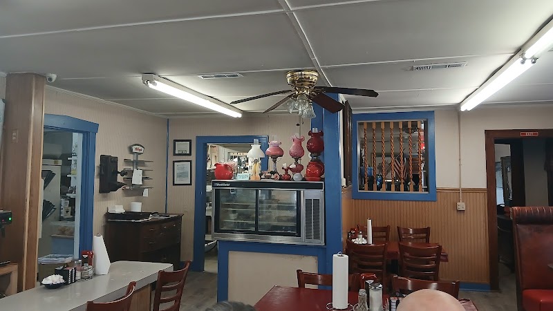 Carol’s Times Square Restaurant Cleveland atmosphere