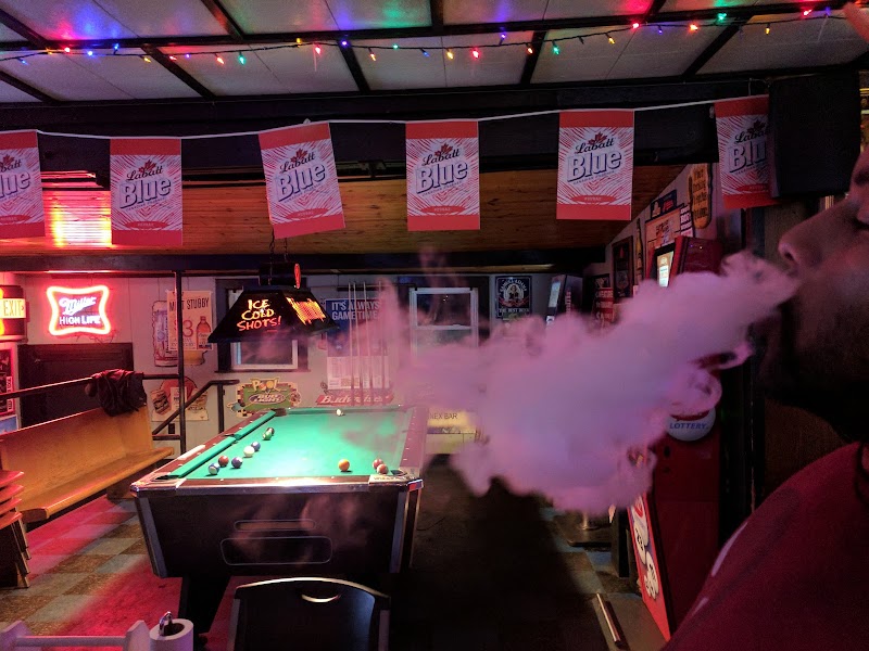The Annex Bar & Grille Cleveland atmosphere