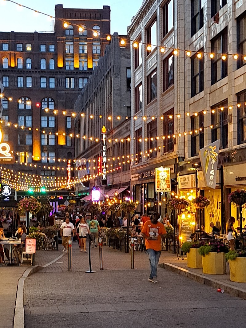 Harry Buffalo East 4th Cleveland atmosphere