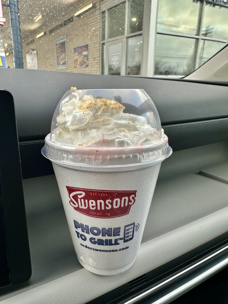 Swensons Drive-In Cleveland atmosphere