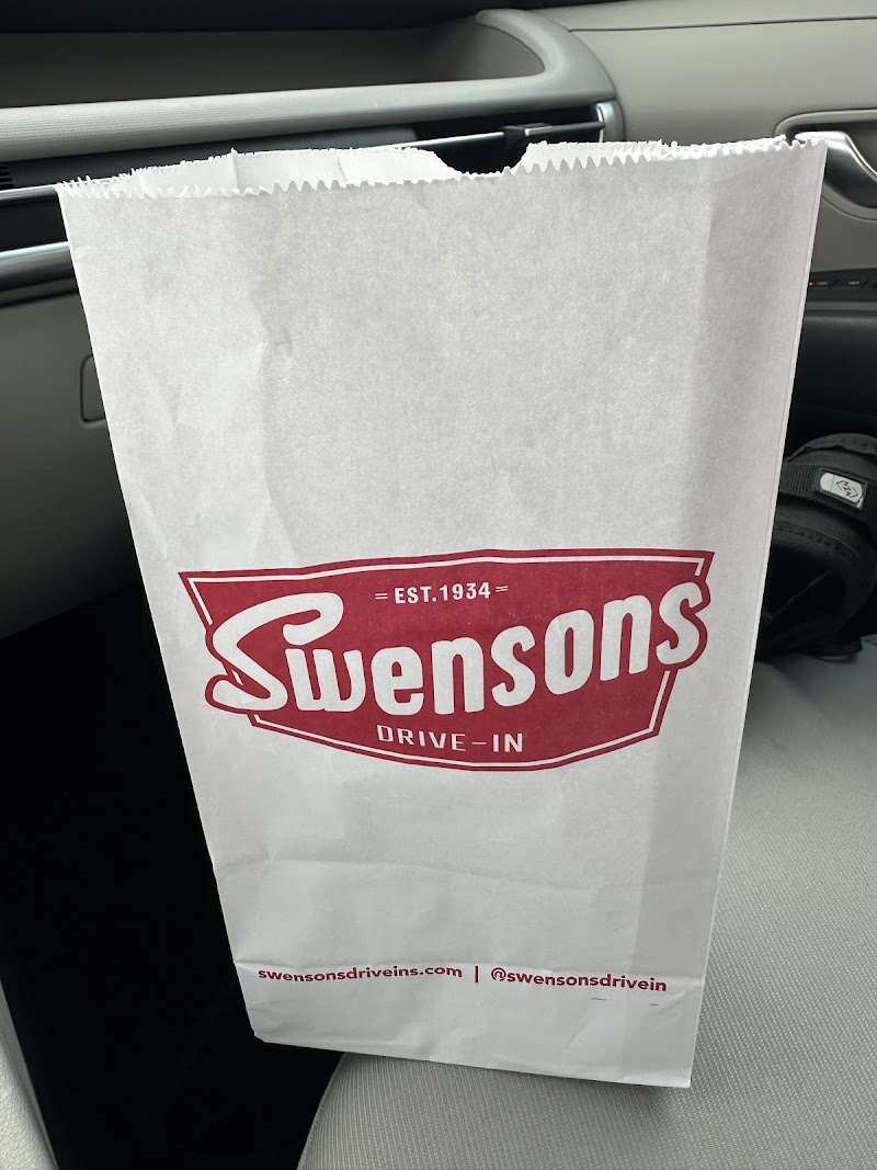 Swensons Drive-In Cleveland atmosphere
