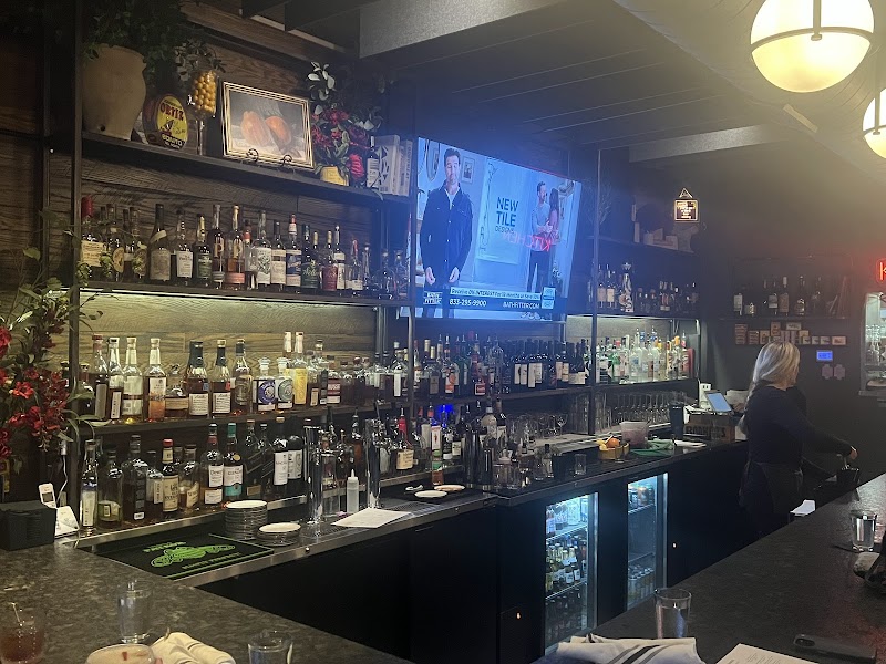 Edacious Kitchen + Bar Cleveland atmosphere