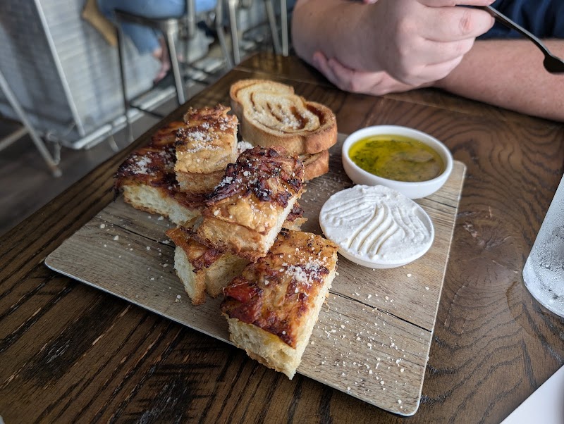 Edacious Kitchen + Bar Cleveland atmosphere