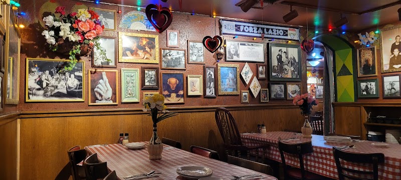 Buca di Beppo Italian Restaurant Cleveland atmosphere