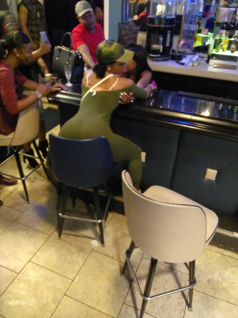 Pure Soul & Seafood Cleveland atmosphere