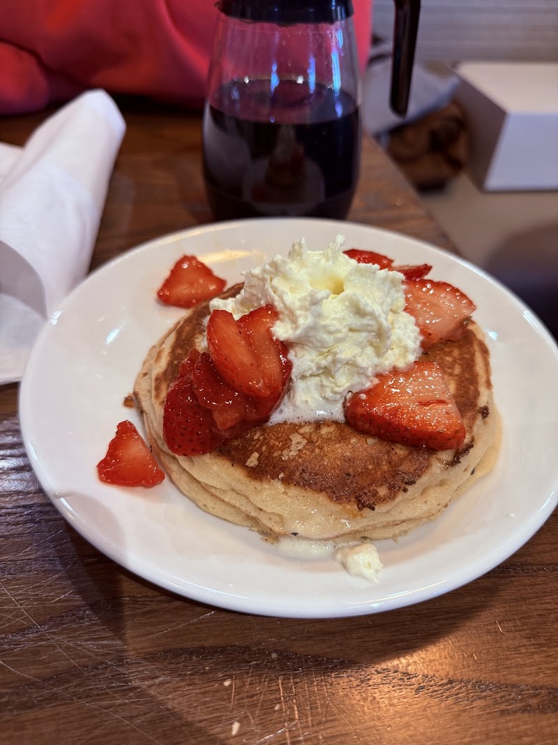 Another Broken Egg Cafe Cleveland atmosphere