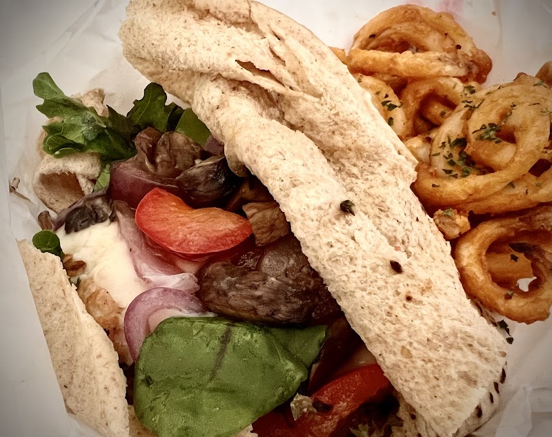 Vitiman Kandie Carryout Restaurant Cleveland atmosphere