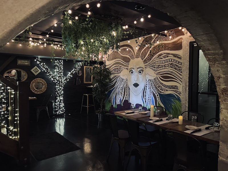LULO Kitchen & Juice Bar Cleveland atmosphere