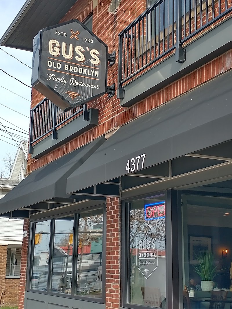 Gus's Old Brooklyn - Family Restaurant Cleveland atmosphere