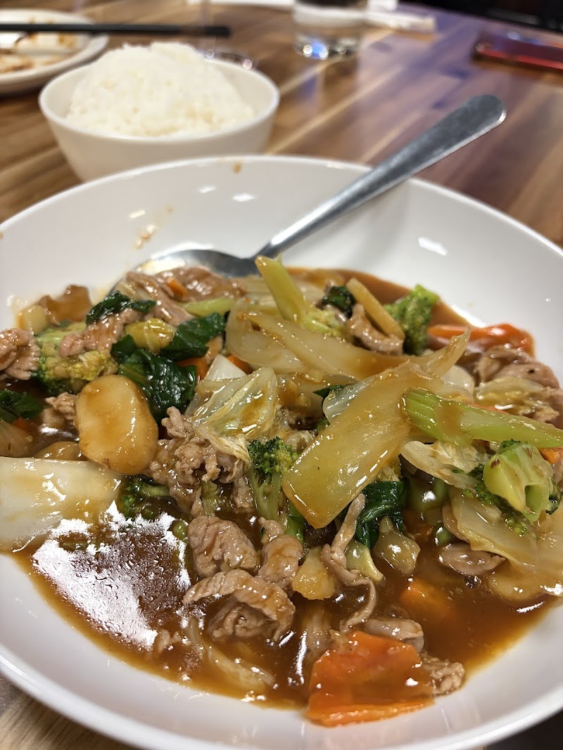 Cyclo Vietnamese restaurant Cleveland atmosphere