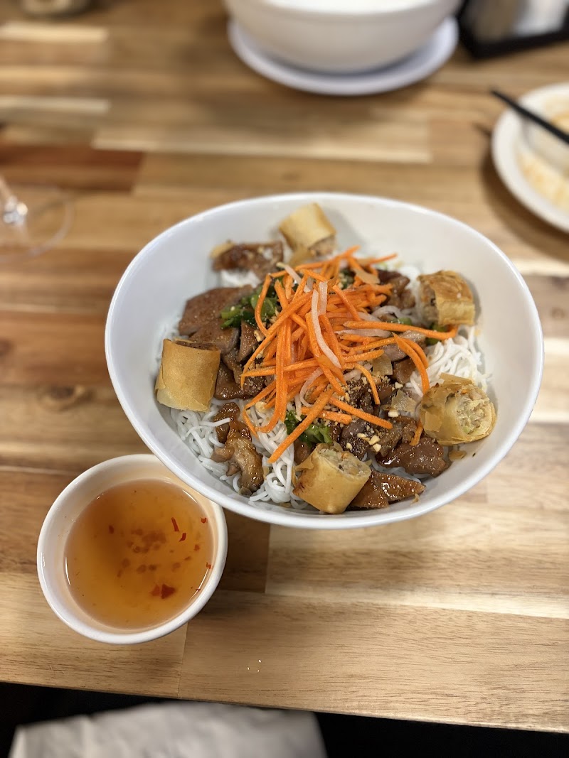 Cyclo Vietnamese restaurant Cleveland atmosphere