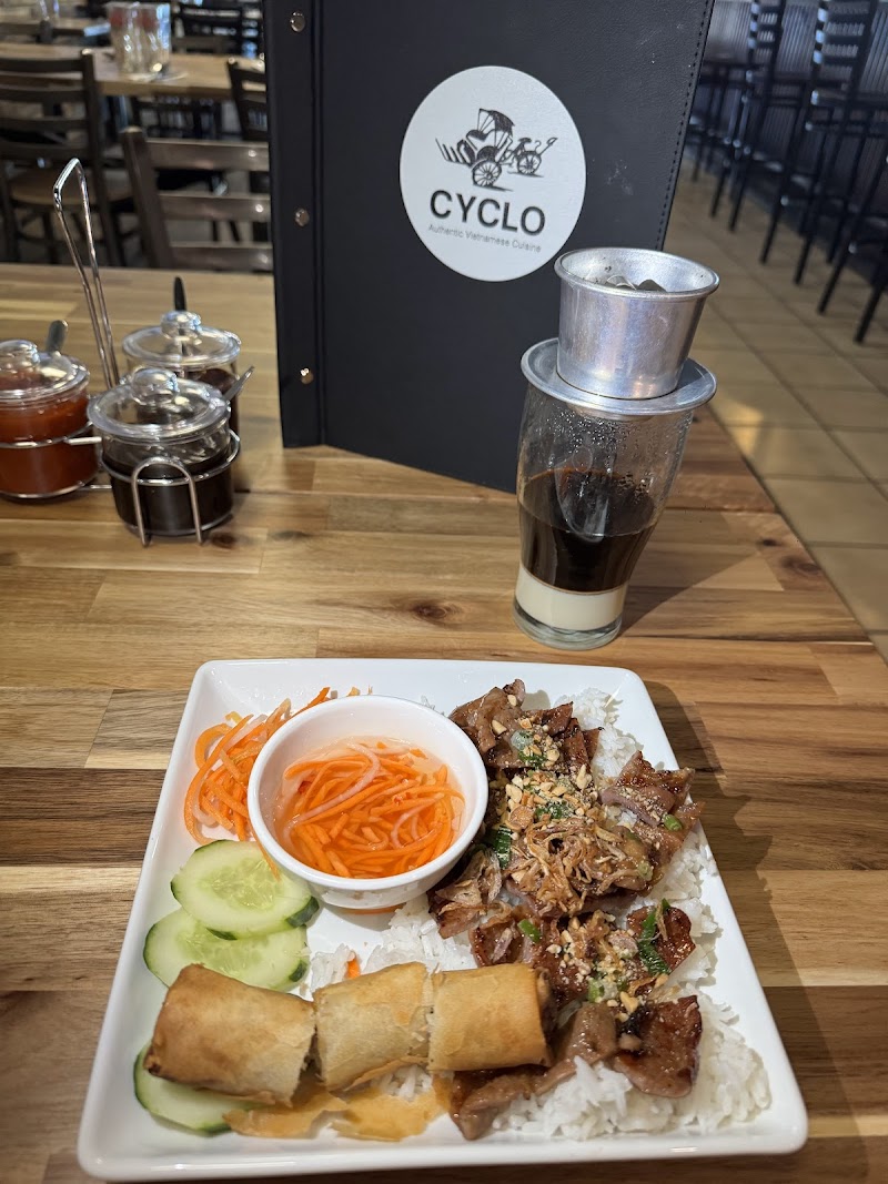Cyclo Vietnamese restaurant Cleveland atmosphere