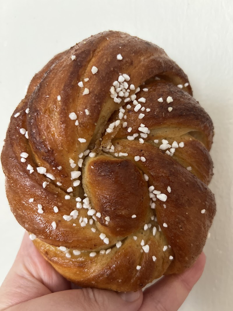 The HoneyBirch Bakehouse Cleveland atmosphere
