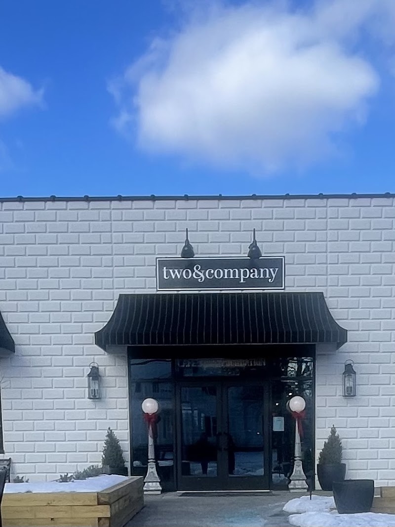 Two and Company Cleveland atmosphere