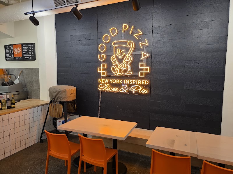 Good Pizza Cleveland atmosphere