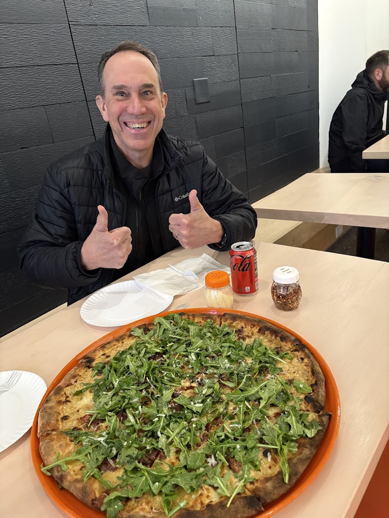 Good Pizza Cleveland atmosphere