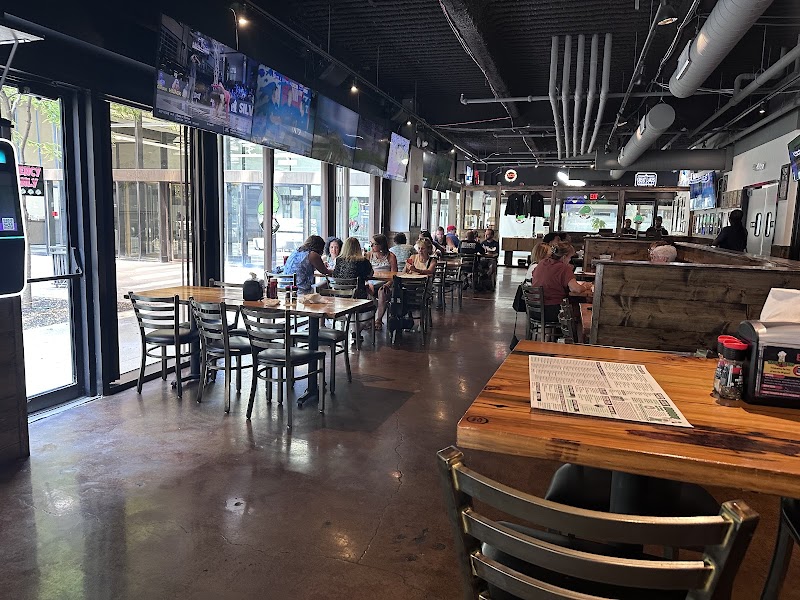 Winking Lizard Downtown Cleveland Cleveland atmosphere