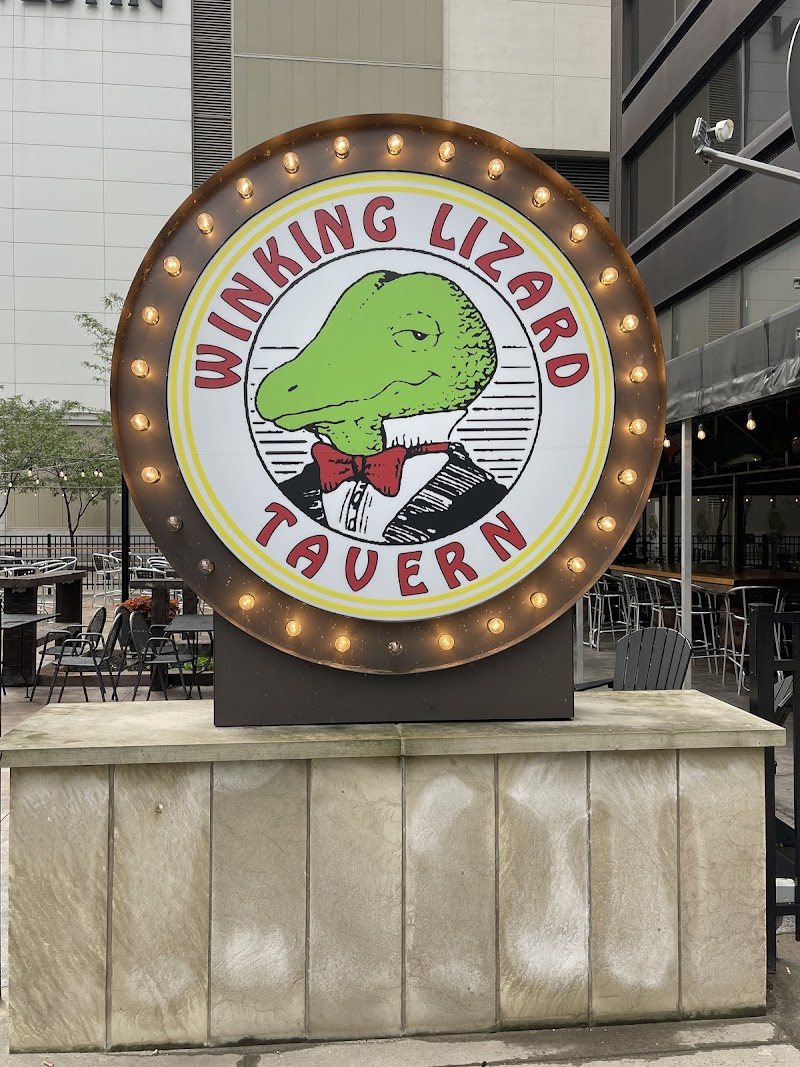 Winking Lizard Downtown Cleveland Cleveland atmosphere
