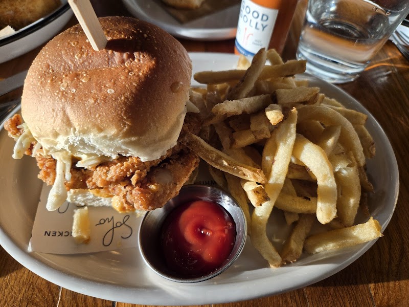 Soho Chicken + Whiskey Cleveland atmosphere
