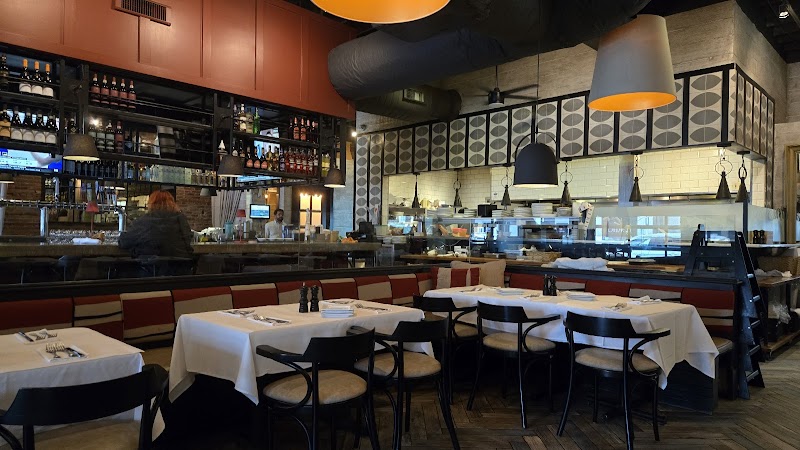 Bar Italia Lakewood Cleveland atmosphere