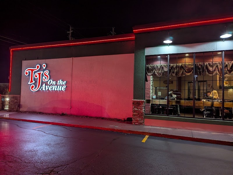 TJ's On The Avenue Cleveland atmosphere