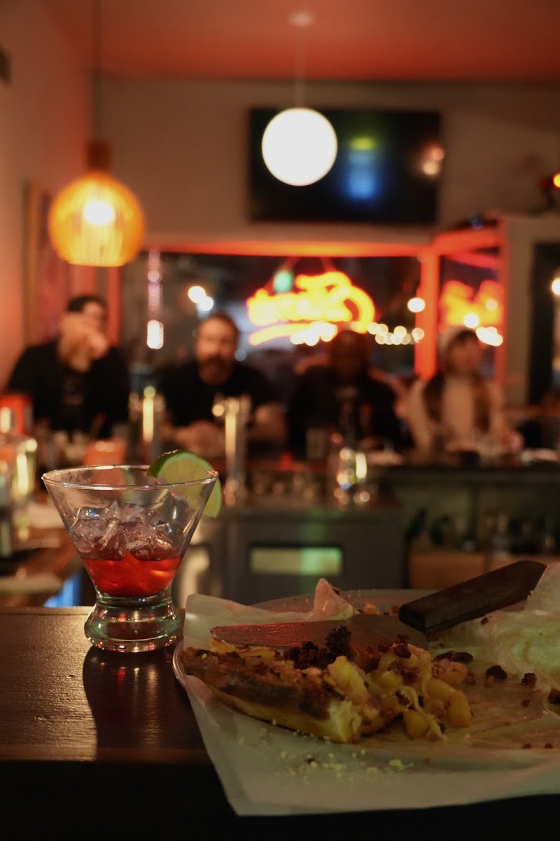 Edison's Pizza Kitchen - Tremont Cleveland atmosphere