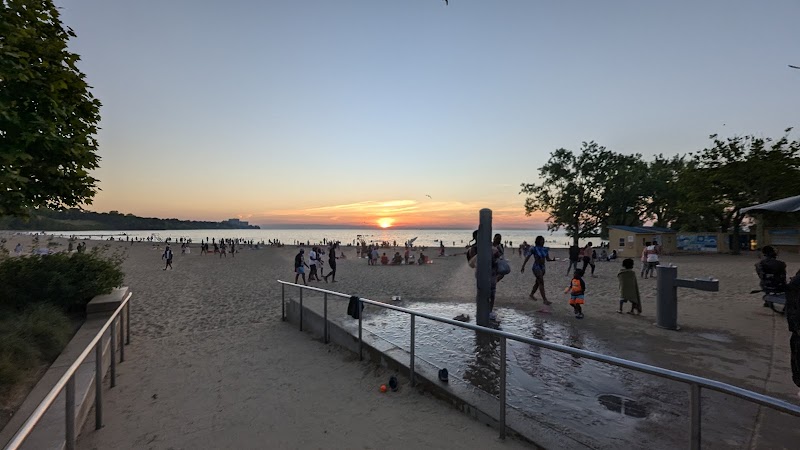 Edgewater Beach House Cleveland atmosphere