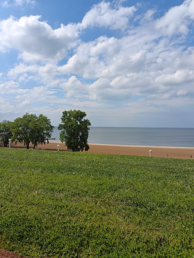 Edgewater Beach House Cleveland atmosphere