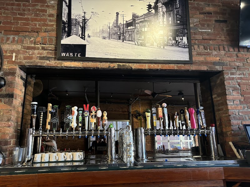 XYZ the Tavern Cleveland atmosphere