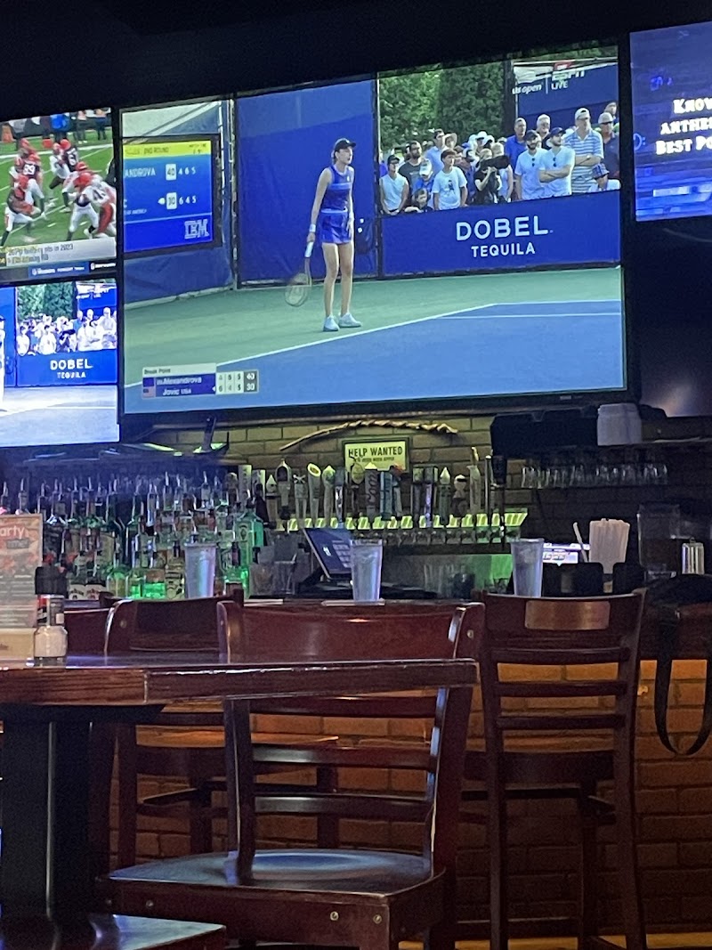 The Hooley Pub & Kitchen Cleveland atmosphere