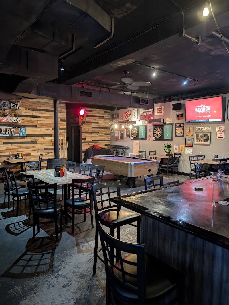 The Tavern on 42 Cleveland atmosphere