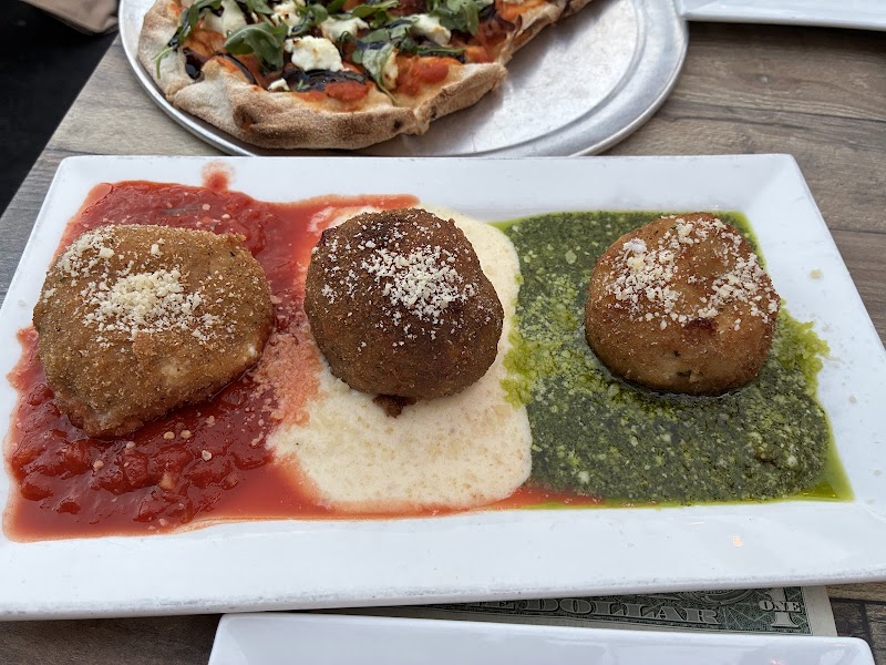 Tavern of Little Italy Cleveland atmosphere