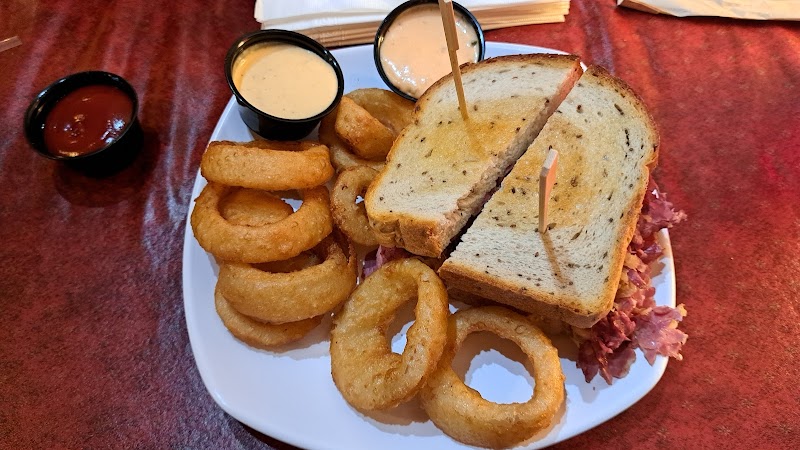 Moosehead Hoof & Ladder Cleveland food