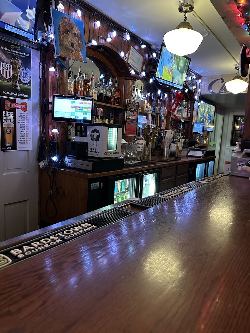 Tommy's Place Cleveland atmosphere