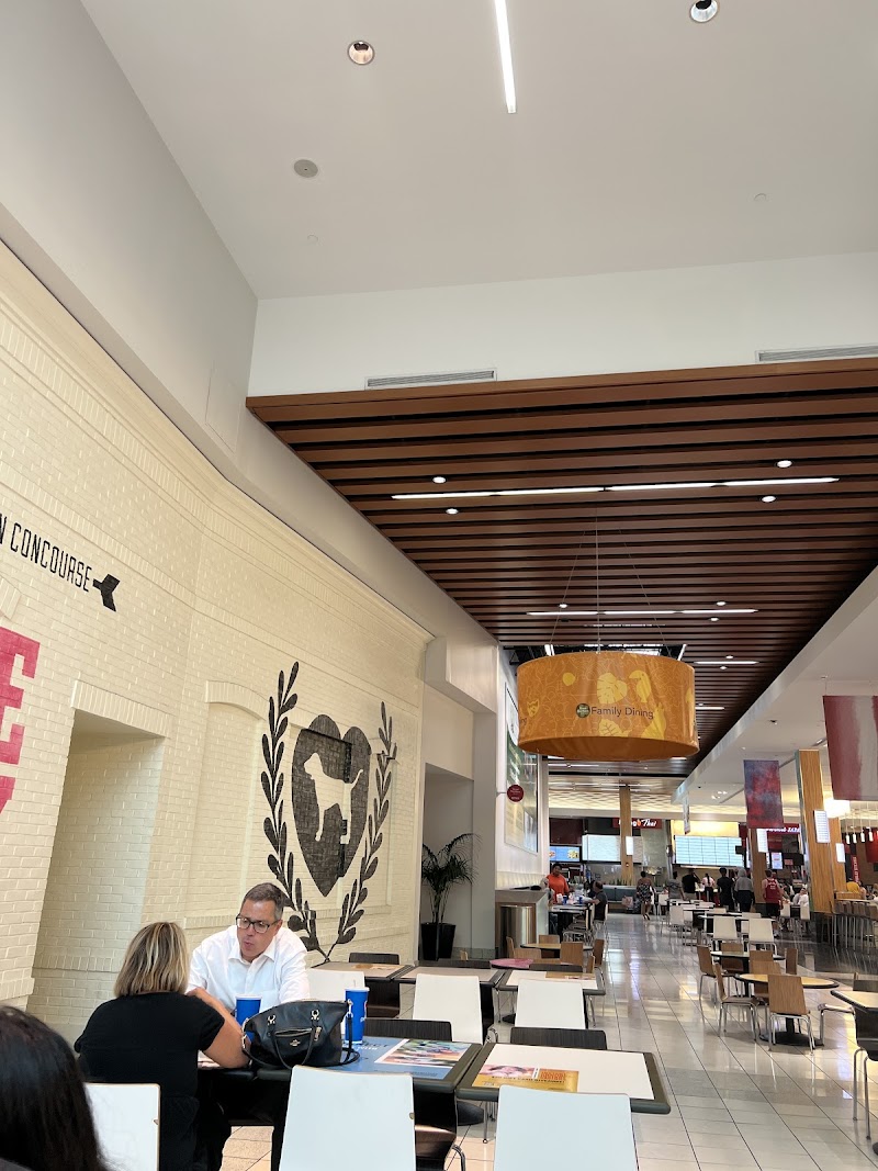 Great Northern Mall Cleveland atmosphere