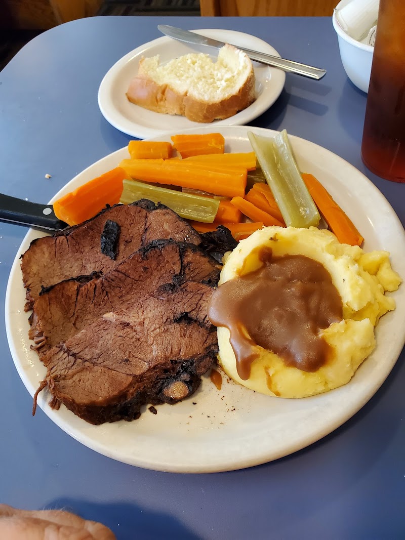 Tony's Family Restaurant Cleveland atmosphere