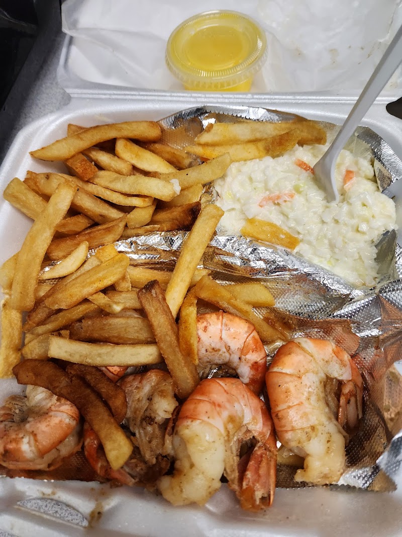 Omar's Seafood & Grill Cleveland atmosphere