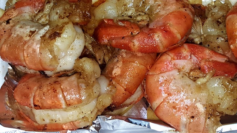 Omar's Seafood & Grill Cleveland atmosphere