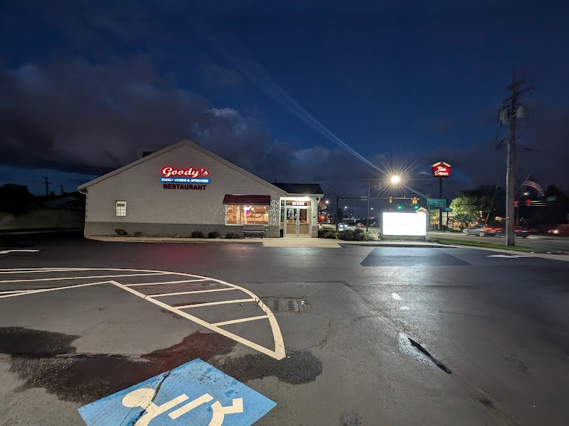 Goody's Family Restaurant Cleveland atmosphere