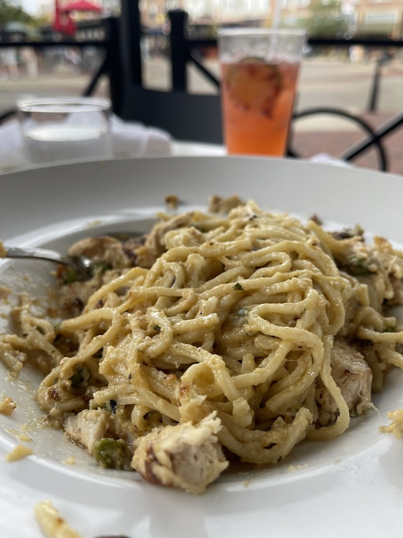Leo's Italian Social Cleveland atmosphere