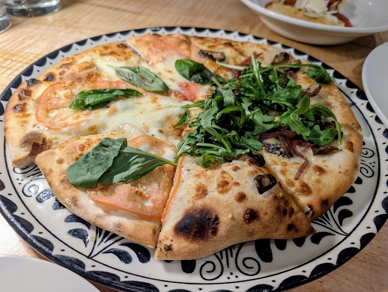 Leo's Italian Social Cleveland atmosphere