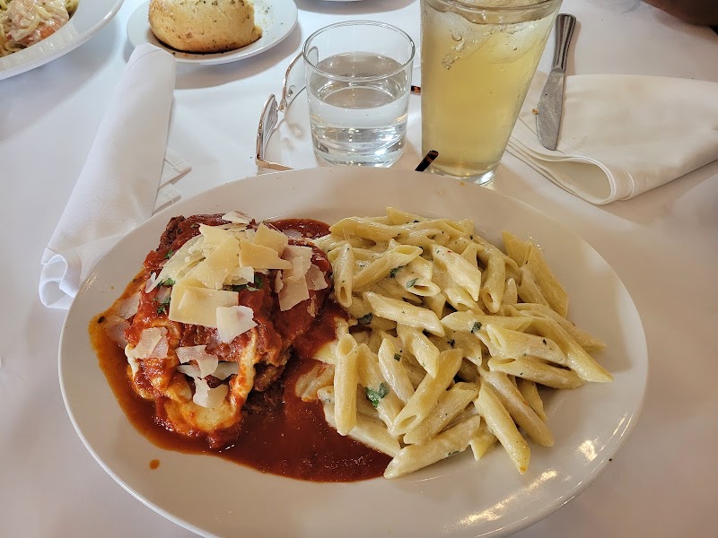 Leo's Italian Social Cleveland atmosphere