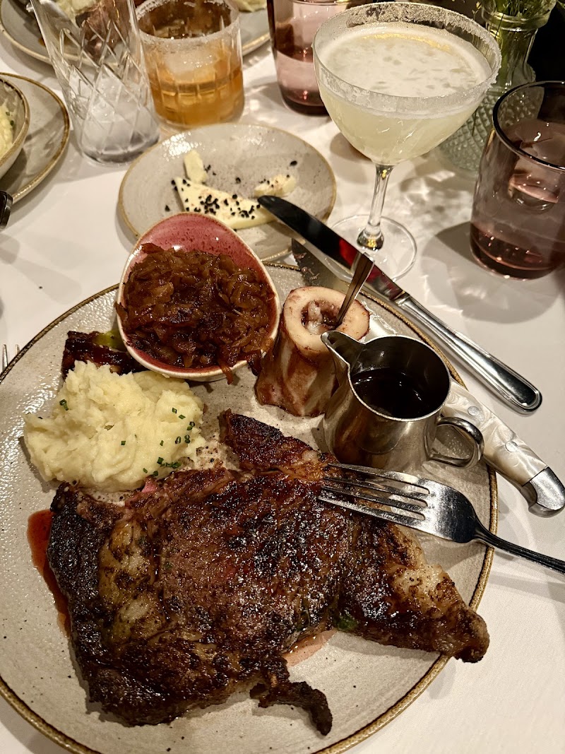 Heritage Steak and Whiskey Cleveland atmosphere