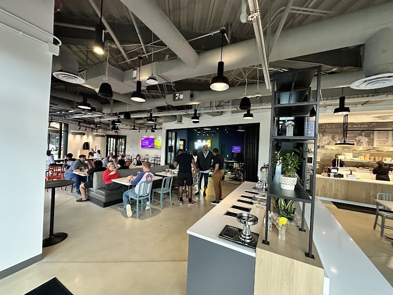 Pearl's Kitchen Midtown Cleveland atmosphere