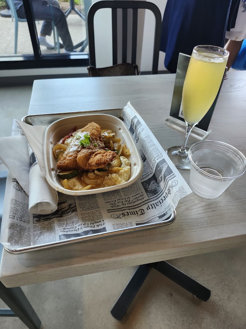 Pearl's Kitchen Midtown Cleveland atmosphere