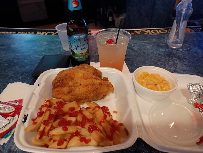 C.H.E.E.R.S. RESTUARANT & LOUNGE Cleveland atmosphere