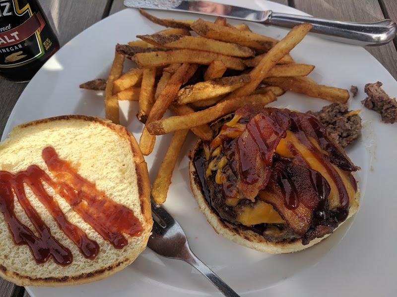 Mish Mosh Eclectic Eatery & Spirits Cleveland atmosphere