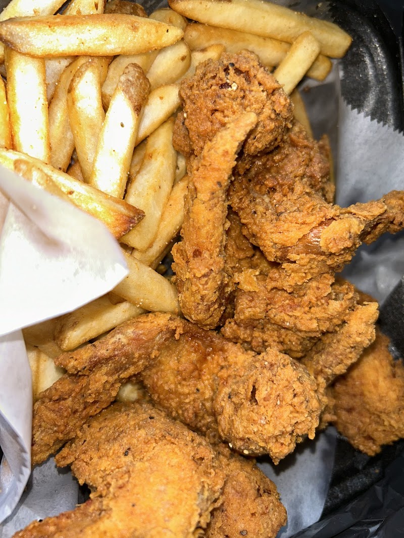 No Fork Restaurant - EXPRESS Cleveland atmosphere