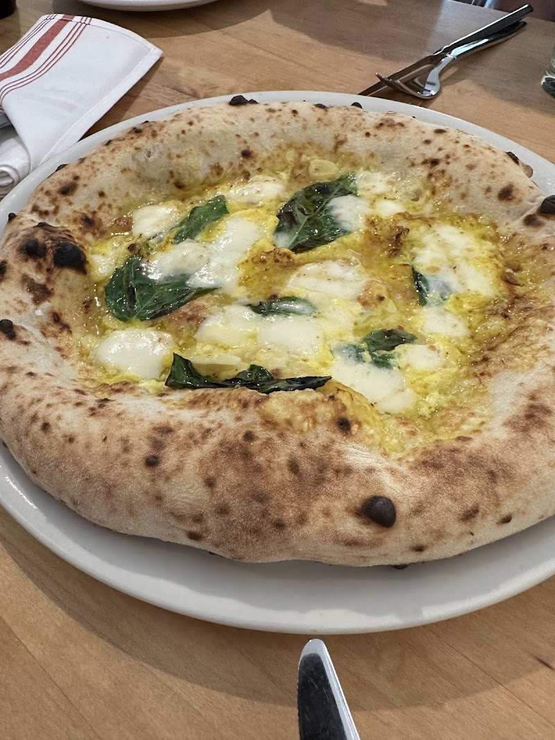 Vero Pizza Napoletana Cleveland atmosphere