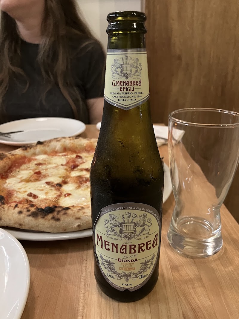 Vero Pizza Napoletana Cleveland atmosphere